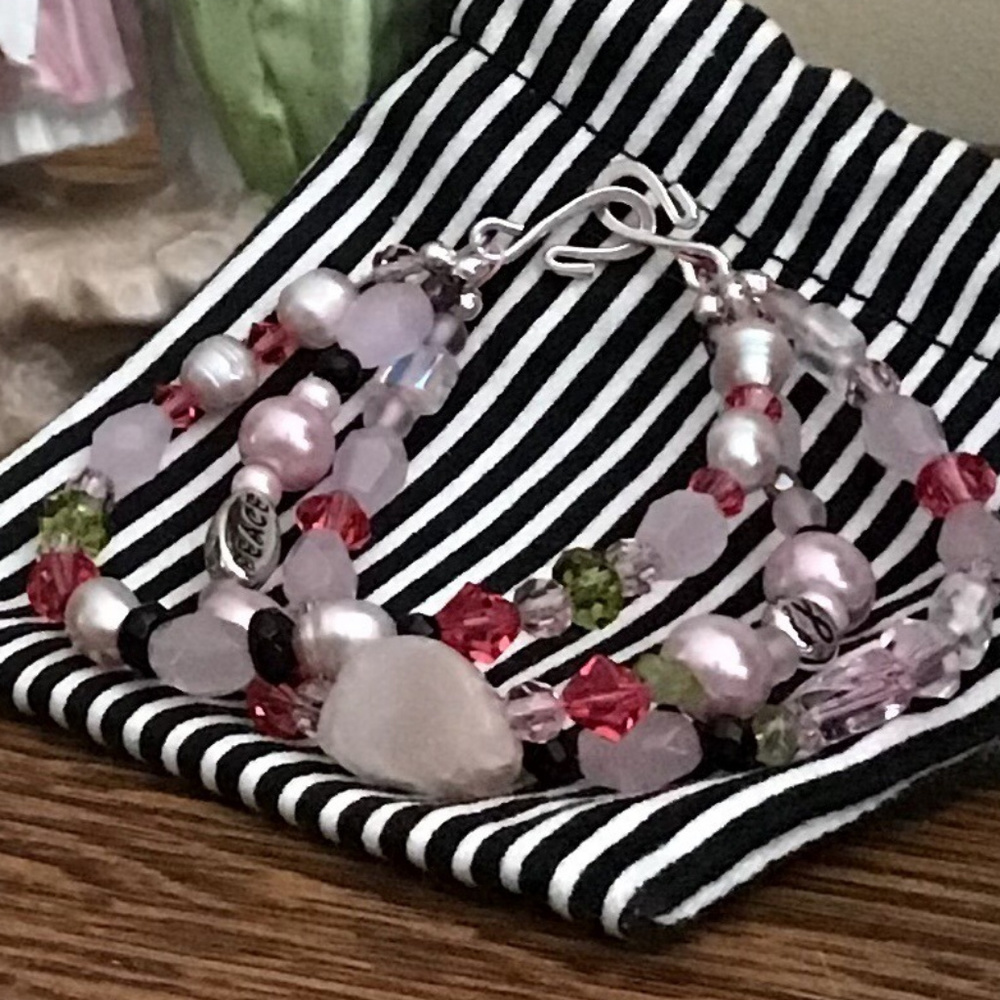Rose Quartz & Onyx - Picture 2 of 5